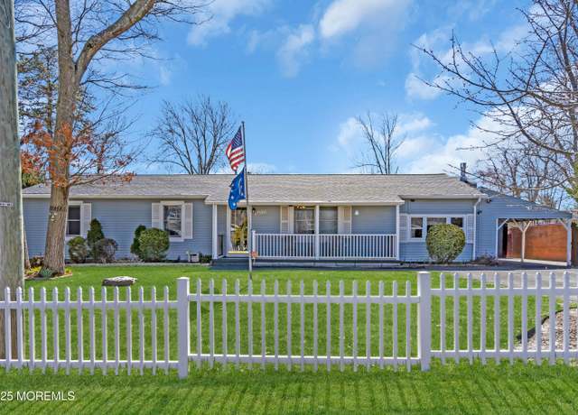 Property at 1916 5th Ave, Toms River, NJ 08757, 3 beds, 1.5 baths