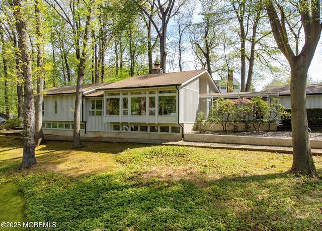 Property at 3 Countryview Rd, Holmdel, NJ 07733, 4 beds, 3 baths