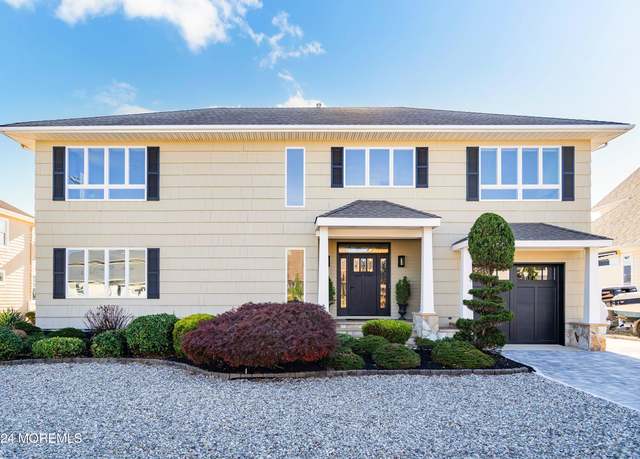 Property at 1927 Mizzen Rd, Toms River, NJ 08753, 4 beds, 2.5 baths