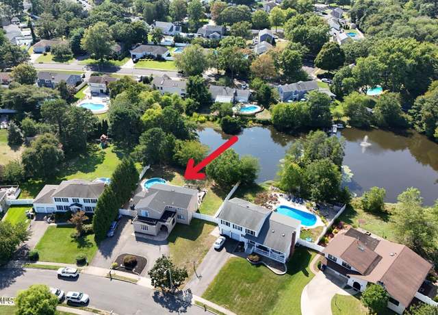 Property at 1004 Sheila Dr, Toms River, NJ 08753, 4 beds, 4.5 baths