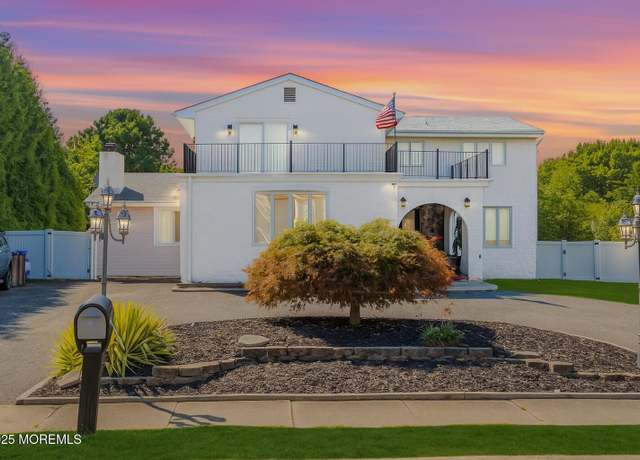 Property at 1004 Sheila Dr, Toms River, NJ 08753, 4 beds, 4.5 baths
