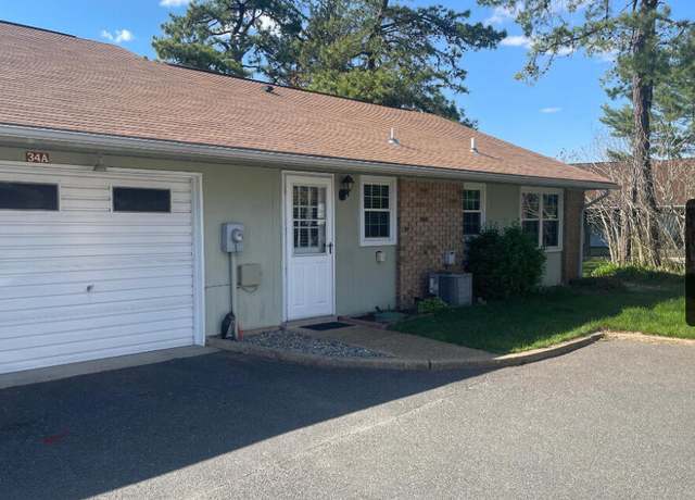 Property at 34A Cambridge Cir, Manchester, NJ 08759, 2 beds, 1.5 baths
