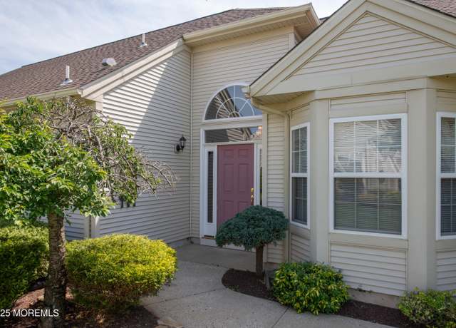Property at 27 Arcadia Dr, Manchester, NJ 08759, 2 beds, 2 baths