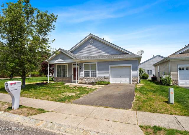 Property at 43 Osprey Pl, Barnegat, NJ 08005, 2 beds, 2 baths