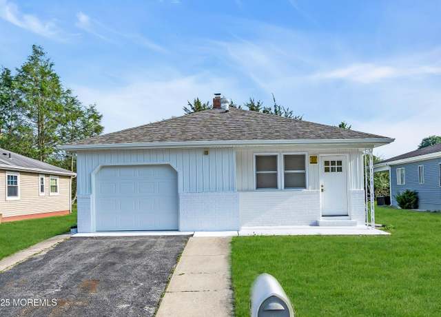 Property at 145 Bonaire Dr, Toms River, NJ 08757, 2 beds, 1 bath