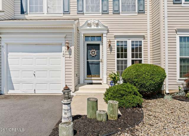 Property at 13 Skimmer Ln #48, Bayville, NJ 08721, 3 beds, 2.5 baths