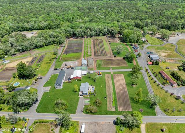 Property at 553 Colts Neck Rd, Farmingdale, NJ 07727, 3 beds, 2.5 baths