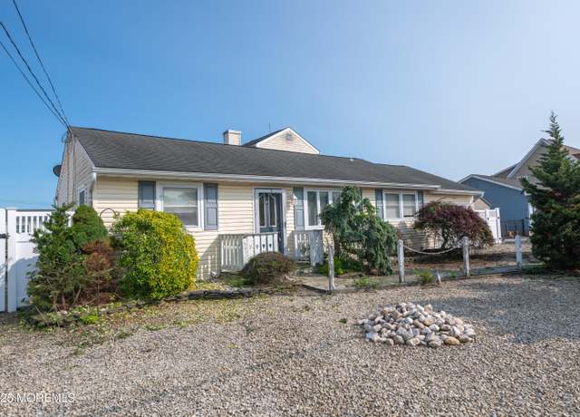 Property at 827 Leeward Dr, Forked River, NJ 08731, 2 beds, 1.5 baths