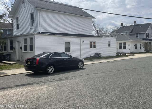 Property at 28 Norwood Ave, Long Branch, NJ 07740, 7 beds, 4 baths