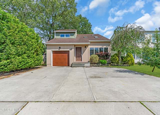 Property at 11 Buena Vista Dr, Brick, NJ 08723, 3 beds, 2 baths