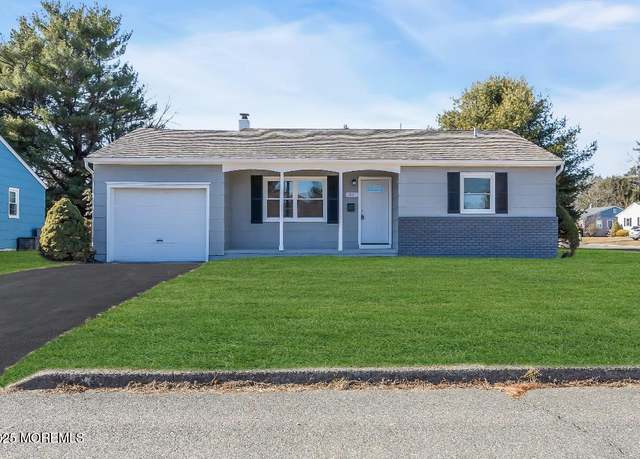 Property at 41 Stanford Dr, Toms River, NJ 08757, 2 beds, 2 baths