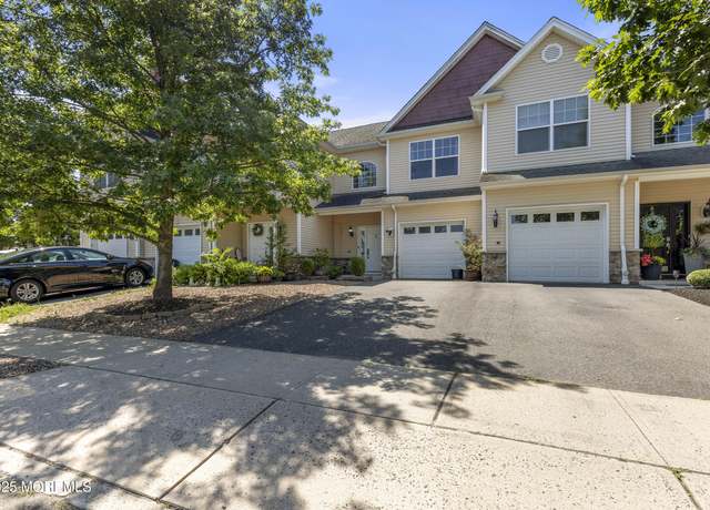 Property at 100 Pine St #3, Lakehurst, NJ 08733, 2 beds, 2.5 baths