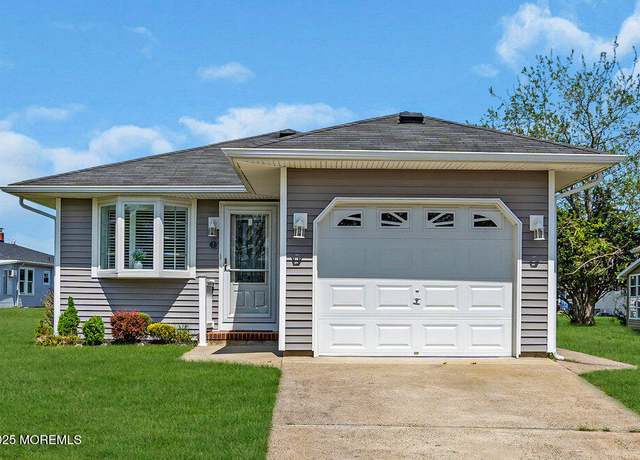 Property at 7 Venezia St, Toms River, NJ 08757, 2 beds, 2 baths