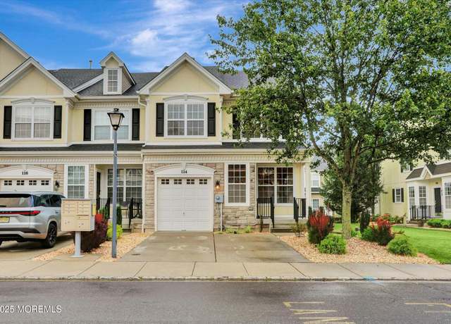 Property at 114 Brookfield Dr, Jackson, NJ 08527, 3 beds, 2.5 baths