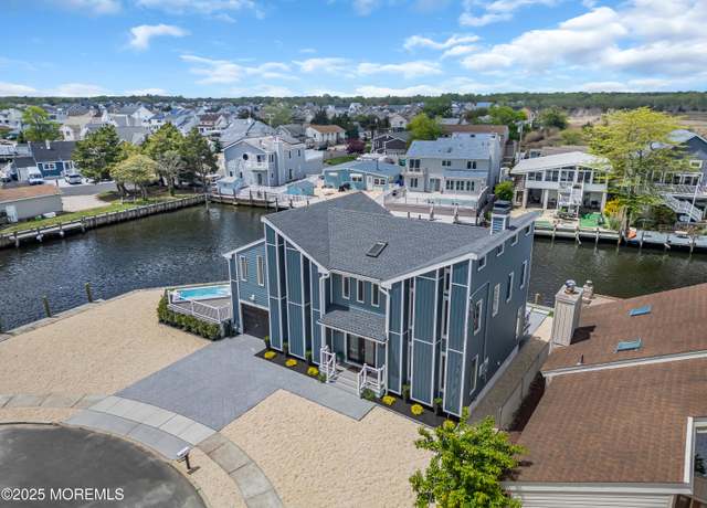 Property at 3 Toledo Dr, Brick, NJ 08723, 5 beds, 4.5 baths