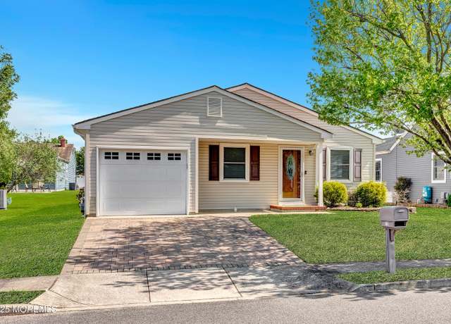 Property at 139 Paradise Blvd, Toms River, NJ 08757, 2 beds, 2 baths