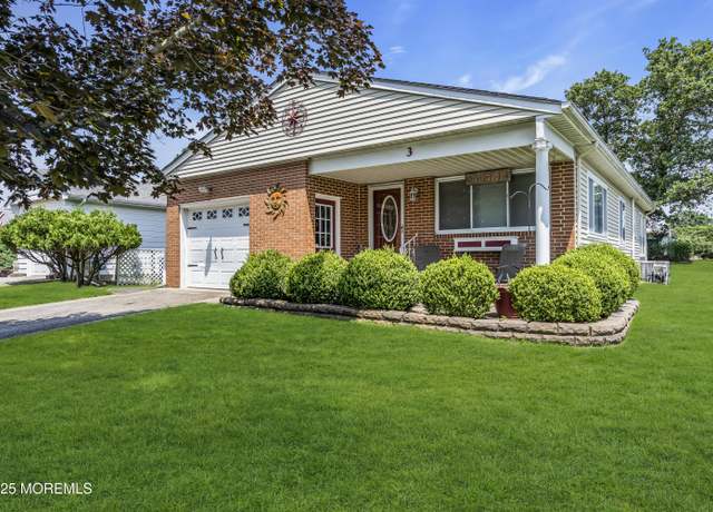 Property at 3 Redlands Ct, Toms River, NJ 08757, 2 beds, 2 baths