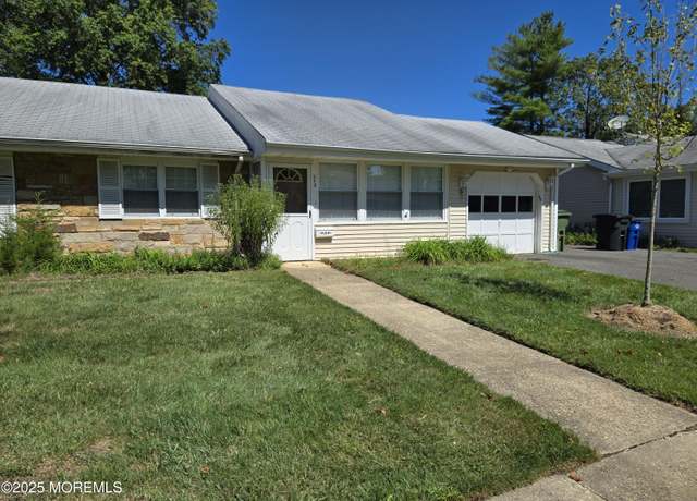 Property at 84B Gladiola Ct, Lakewood, NJ 08701, 1 bed, 1 bath