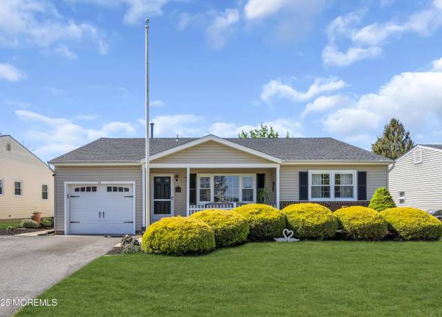 Property at 223 Westbrook Dr, Toms River, NJ 08757, 2 beds, 2 baths