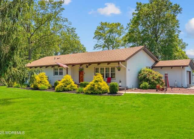 Property at 512 Highland Ter, Brick, NJ 08723, 3 beds, 2 baths