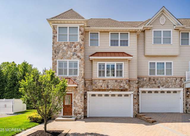 Property at 52 White Oak Ln #510, Aberdeen, NJ 07747, 3 beds, 3.5 baths