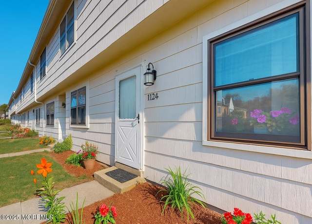 Property at 1124 Sawmill Rd, Brick, NJ 08724, 2 beds, 1.5 baths