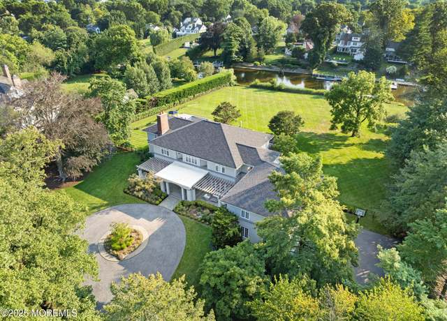 Property at 8 Buttonwood Ln, Rumson, NJ 07760, 7 beds, 8 baths