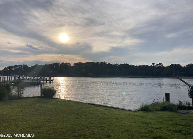 Property at 760 Clubhouse Plz, Brick, NJ 08723, 6 beds, 3 baths