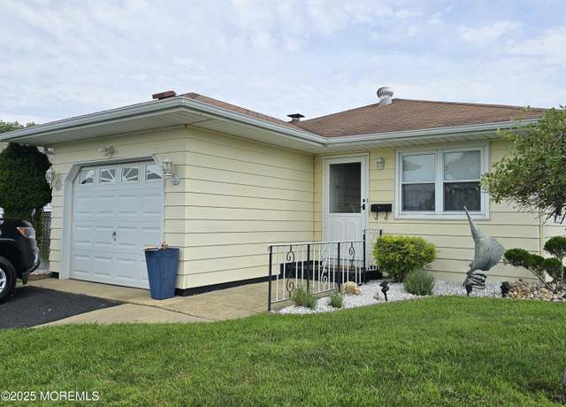 Property at 14 Marquis St, Toms River, NJ 08757, 2 beds, 1 bath