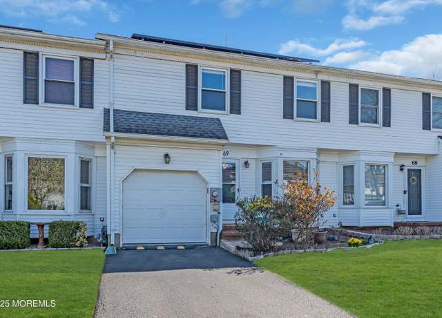 Property at 69 Carriage Ln, Englishtown, NJ 07726, 3 beds, 2.5 baths