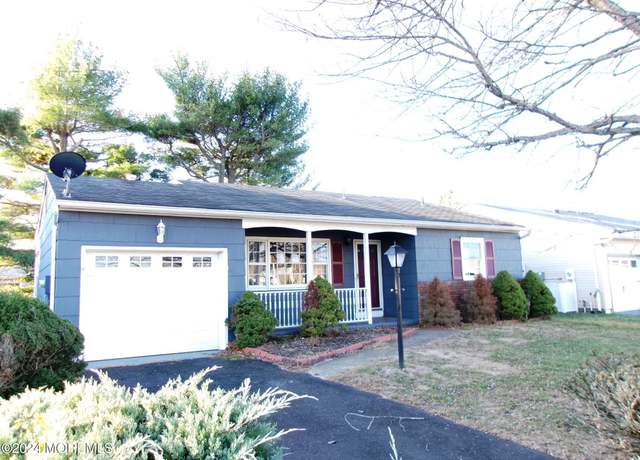 Property at 13 Eton Rd, Toms River, NJ 08757, 2 beds, 1 bath