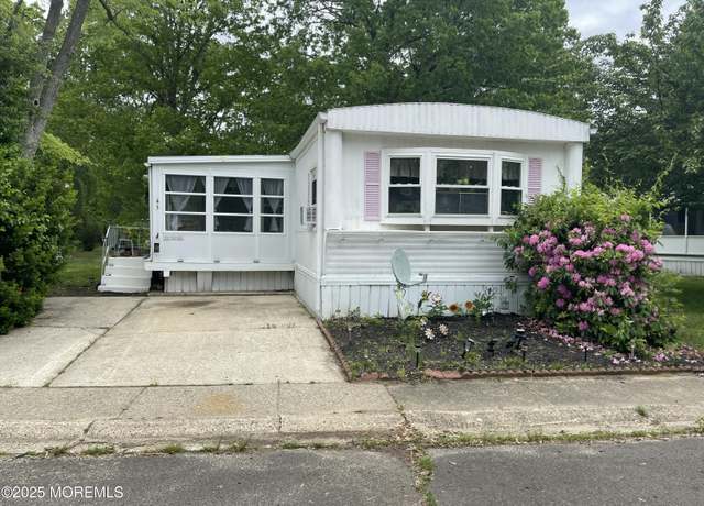 Property at 45 Cathy Ct, Jackson, NJ 08527, 2 beds, 1 bath