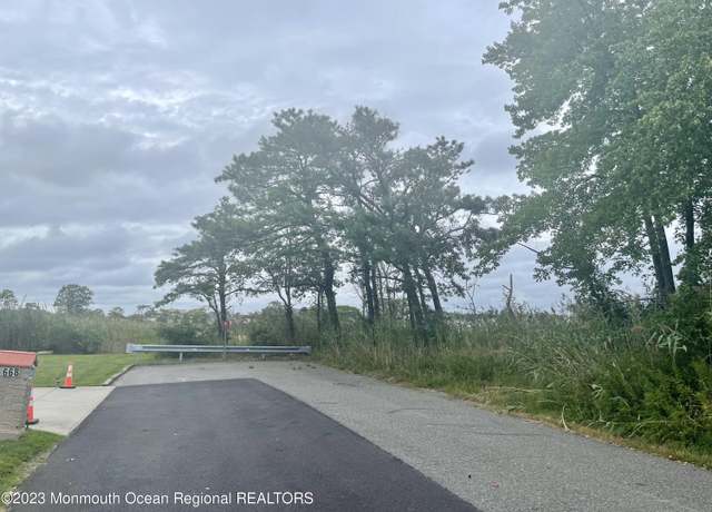 Property at 663 Beachwood Ave, Toms River, NJ 08753