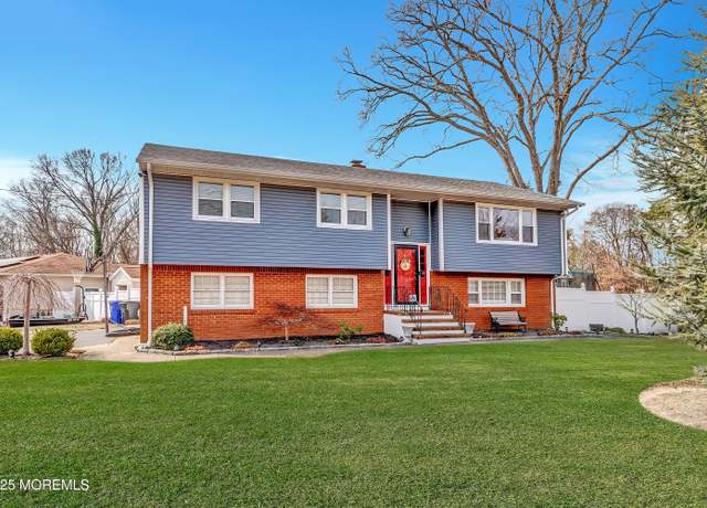 Property at 920 Brookside Dr, Toms River, NJ 08753, 3 beds, 3 baths