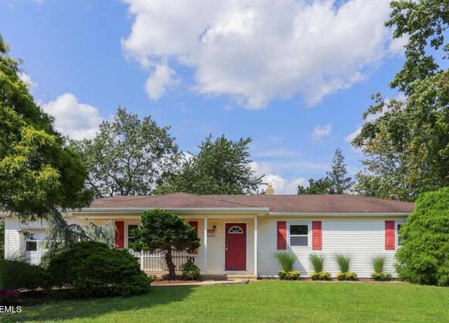 Property at 1033 6th Ave, Toms River, NJ 08757, 3 beds, 1 bath
