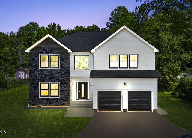 Property at 40 Daum Rd, Manalapan, NJ 07726, 5 beds, 3 baths