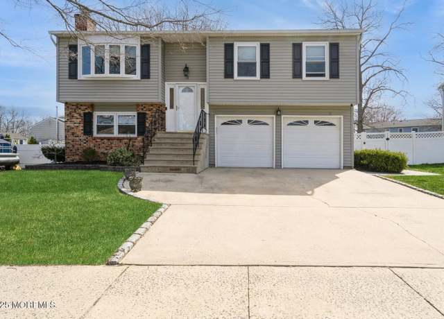 Property at 13 Ivy Pl, Howell, NJ 07731, 4 beds, 2 baths