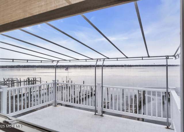 Property at 1420 Summit Ave, Toms River, NJ 08753, 4 beds, 3 baths
