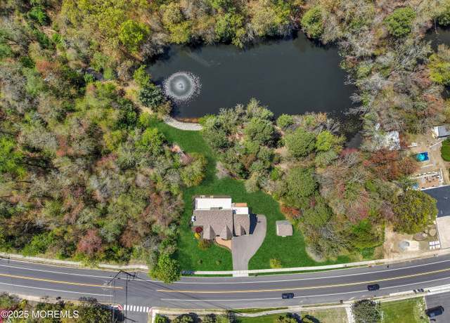 Property at 600 Brookside Dr, Toms River, NJ 08753, 4 beds, 3.5 baths