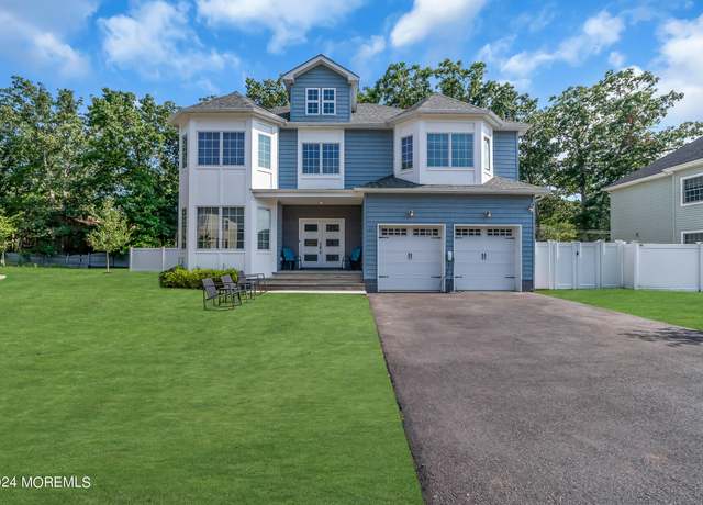 Property at 8 Sarah Ln, Eatontown, NJ 07724, 6 beds, 4.5 baths
