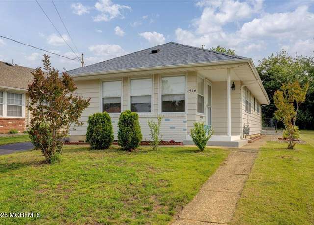 Property at 1936 Yorktowne Blvd, Toms River, NJ 08753, 2 beds, 1 bath