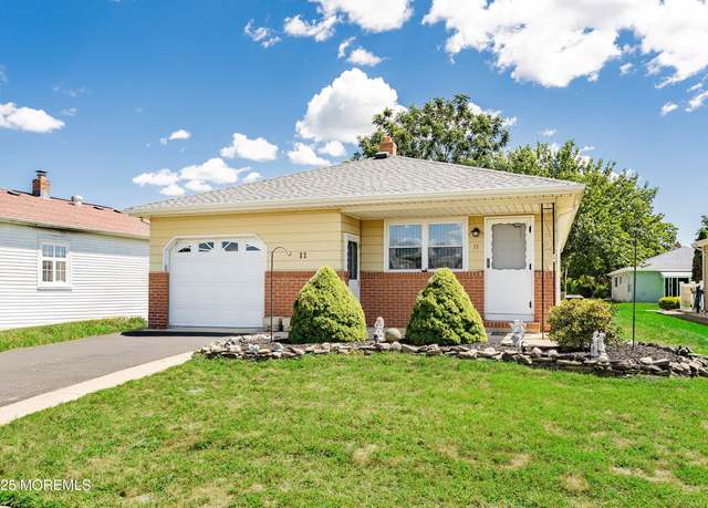Property at 11 Bahamia Dr, Toms River, NJ 08757, 2 beds, 1 bath
