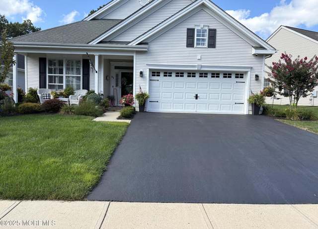 Property at 17 Links Ln, Little Egg Harbor, NJ 08087, 2 beds, 2 baths