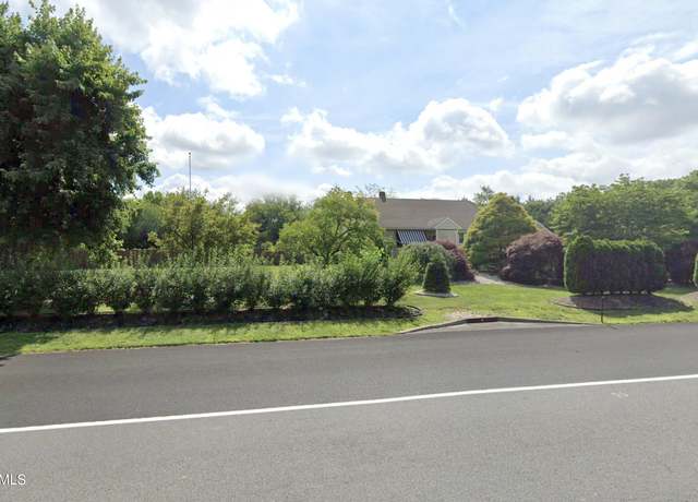 Property at 1903 New Hampshire Ave, Toms River, NJ 08755, 2 beds, 1 bath