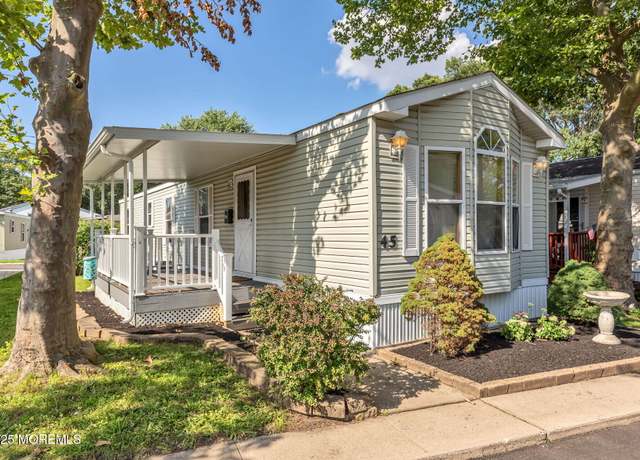 Property at 45 Randall Ave, Hazlet, NJ 07734, 2 beds, 1 bath
