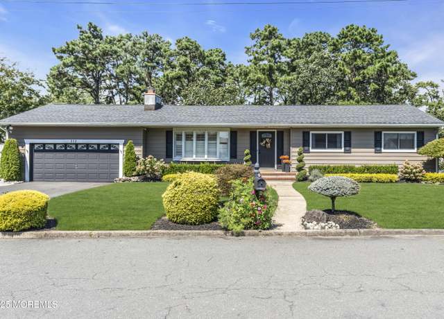 Property at 212 Drake Rd, Brick, NJ 08723, 3 beds, 2 baths