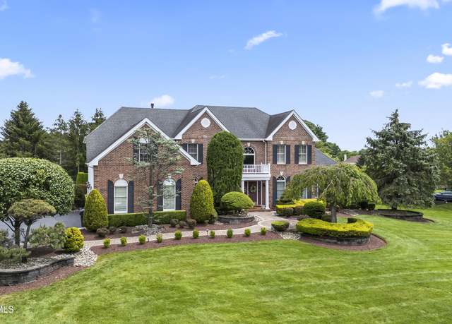 Property at 59 Country View Dr, Freehold, NJ 07728, 4 beds, 4.5 baths