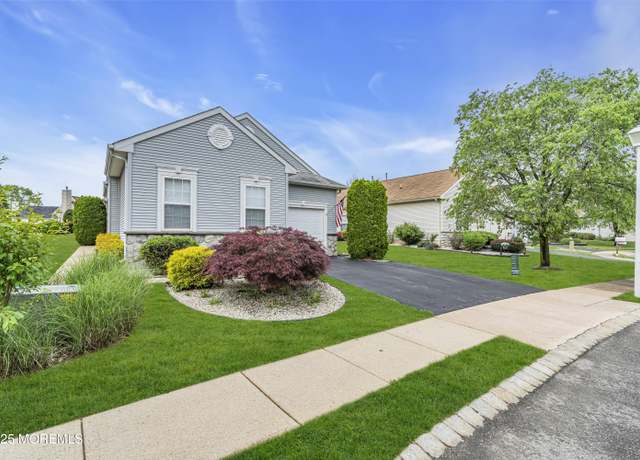 Property at 4 Saxony Cir, Manchester, NJ 08759, 2 beds, 2 baths