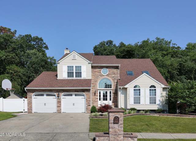 Property at 30 Jennifer Dr, Howell, NJ 07731, 4 beds, 2.5 baths