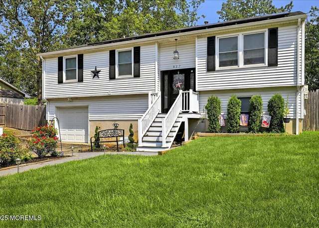 Property at 937 Kearny Ave, Forked River, NJ 08731, 4 beds, 3 baths
